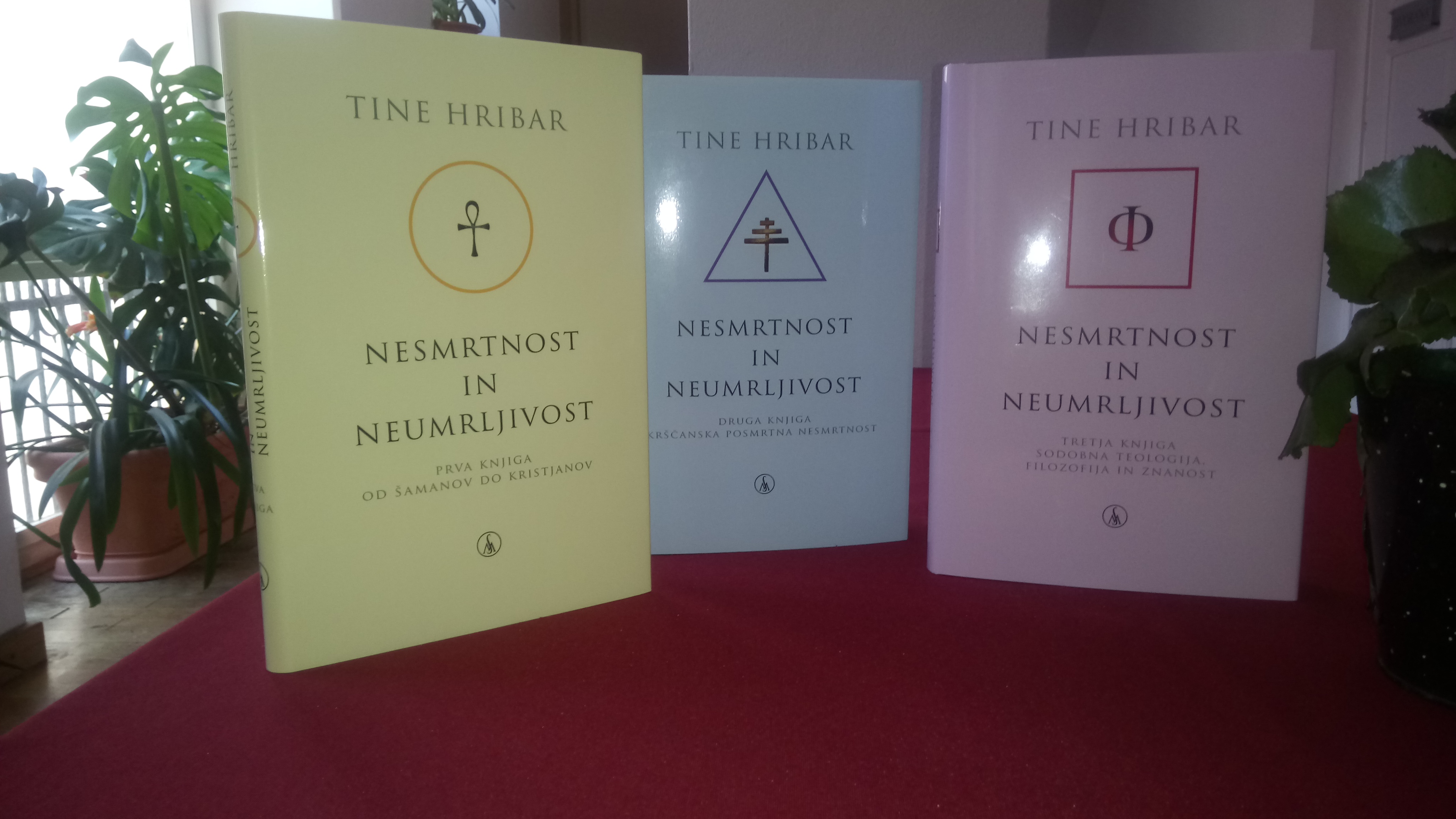 Pogovor z akad. prof. Tinetom Hribarjem o trilogiji Nesmrtnost in neumrljivost